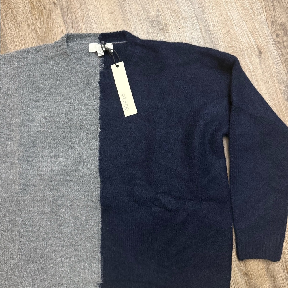 Pinch • Colorblock Sweater - Picture 10 of 11